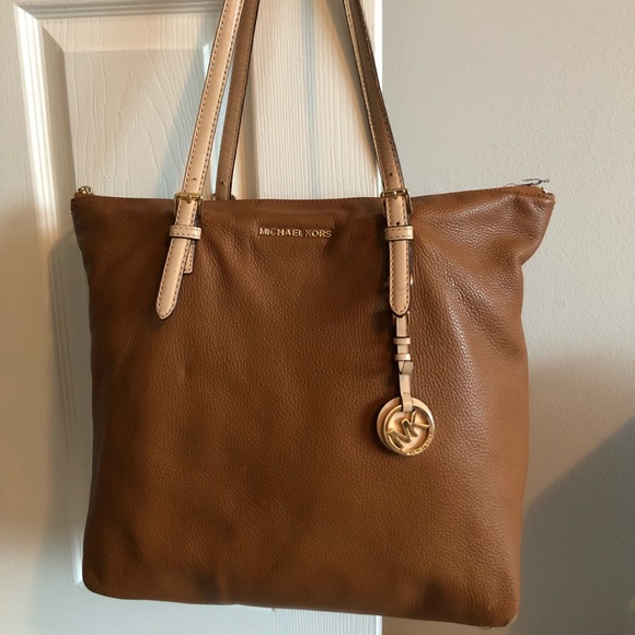 Michael Kors Handbags - Michael Kors Leather Tote